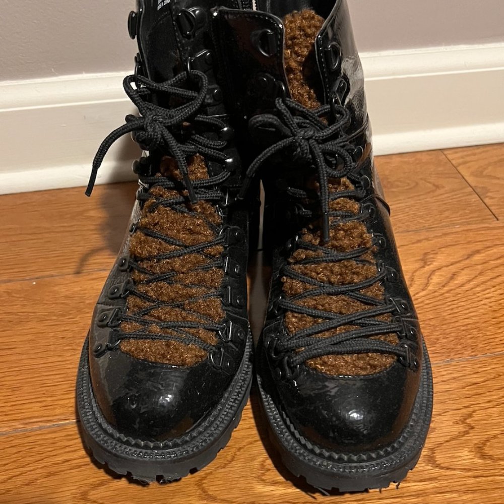 ASOS Sherpa Winter Faux Patent Lace Up Boot Sz US 7 UK 5